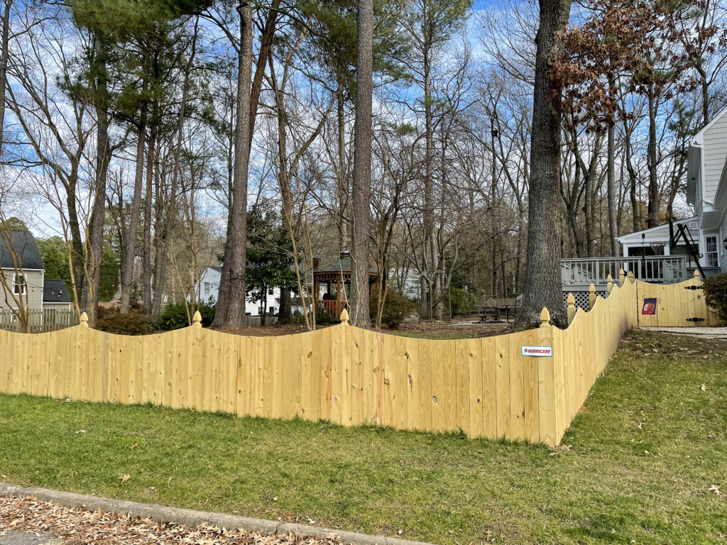 Concave fence