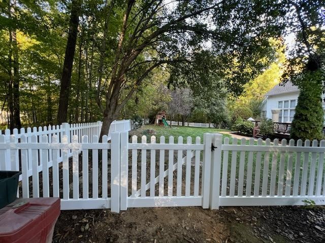 How to Choose the Right Vinyl Fence Contractor in Richmond?